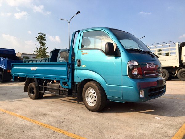 Xe tải nhỏ vào hẻm