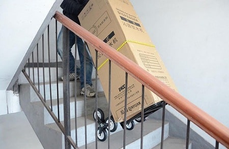 Phương pháp khiêng đồ lên cầu thang an toàn